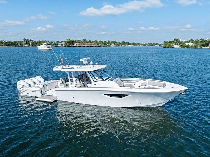 2022 Pursuit S 428 Sport