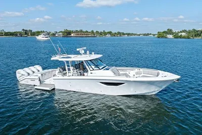 2022 Pursuit S 428 Sport