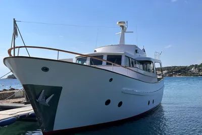 1975 Navalia Classic Cabin Cruiser 57