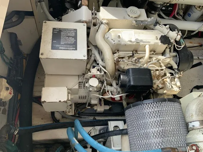 Vixen Yacht Photos Pics Engine compartment of 2002 Tiara Yachts 3500 Open.