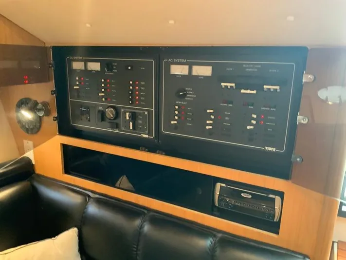 Vixen Yacht Photos Pics Interior view of 2002 Tiara Yachts 3500 Open with control panel.