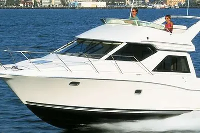 Bayliner 3258 Ciera Command Bridge DX