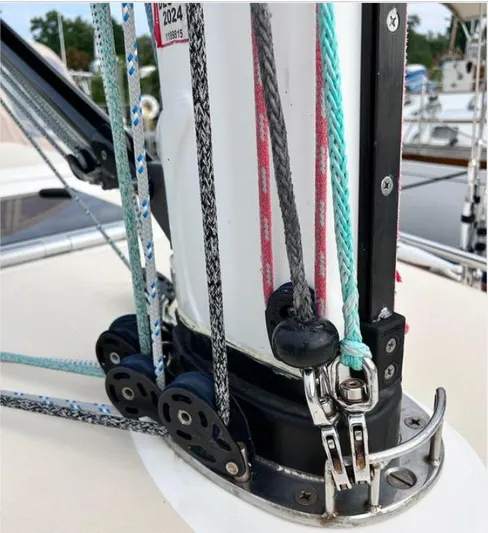 Sundog Yacht Photos Pics Close-up of rigging on a 2006 J Boats J/124 sailboat mast.