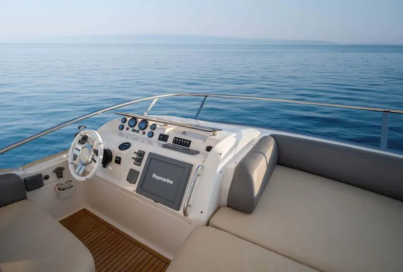 Toy Yacht Photos Pics 