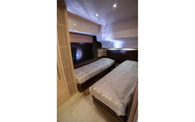 Toy Yacht Photos Pics 