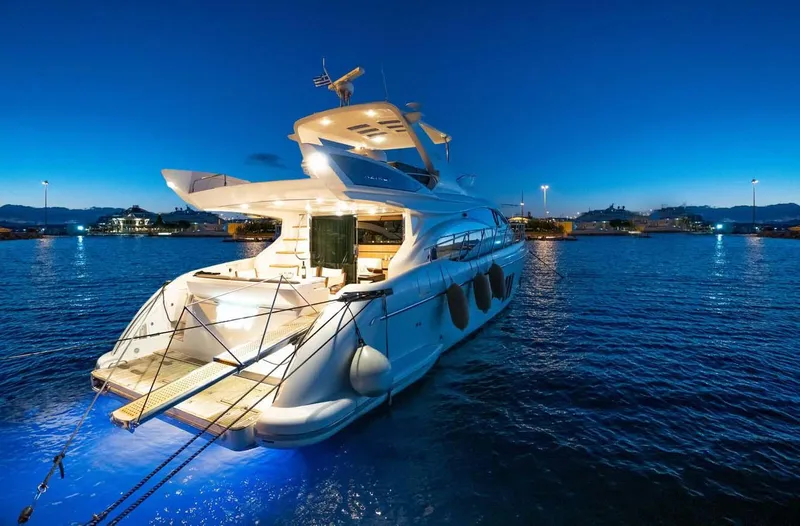 Toy Yacht Photos Pics 