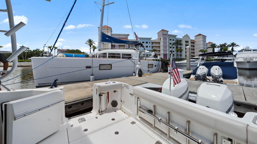 2020 Boston Whaler 325 Conquest