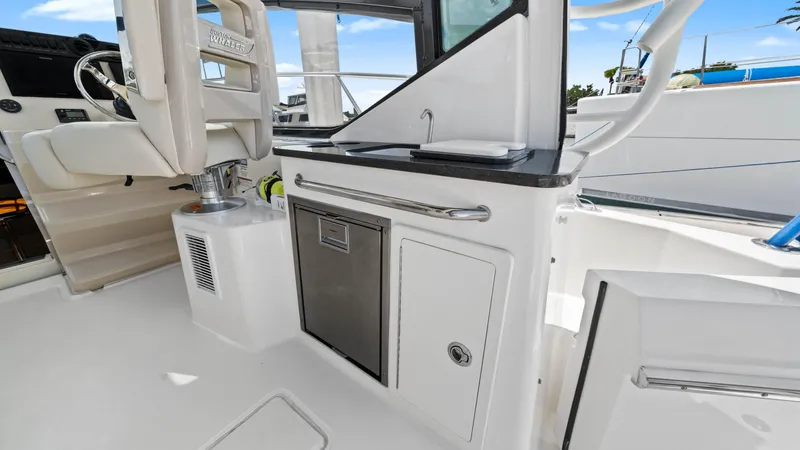 Aventura Yacht Photos Pics Boston Whaler 32 - O Sea D - Cockpit