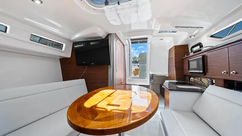Aventura Yacht Photos Pics Boston Whaler 32 - O Sea D - Cabin