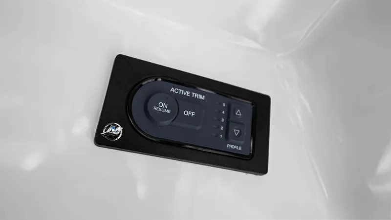 Aventura Yacht Photos Pics Boston Whaler 32 - O Sea D - Electronics