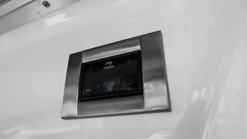 Aventura Yacht Photos Pics Boston Whaler 32 - O Sea D - Electronics