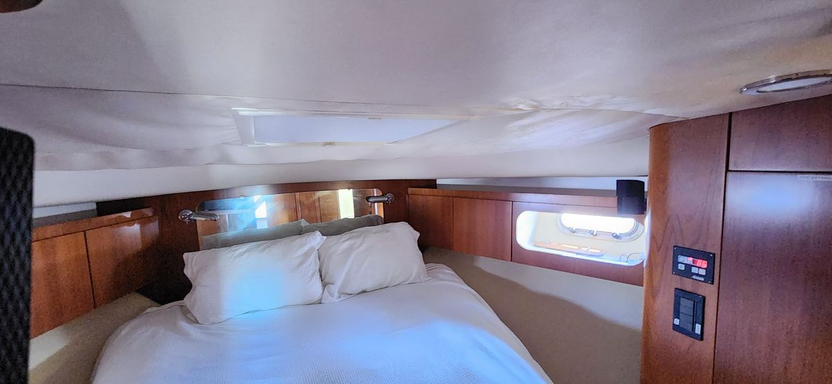 2003 Tiara Yachts 4400 Sovran