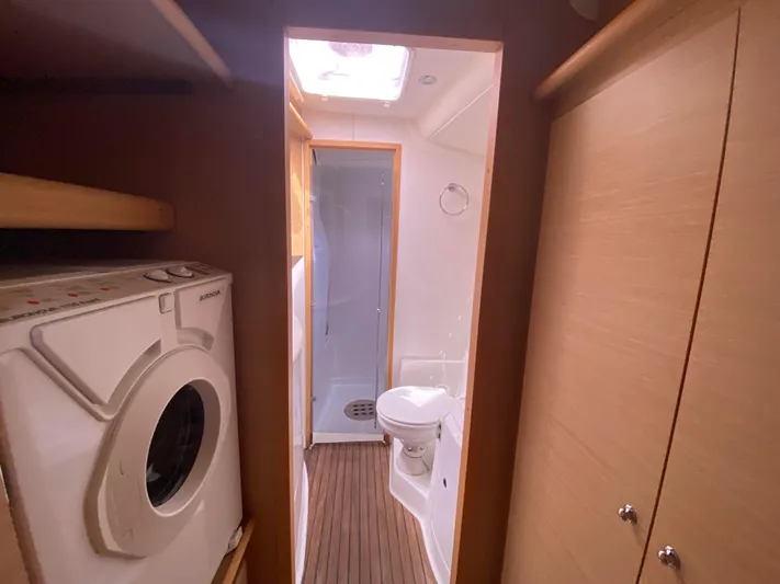  Yacht Photos Pics washing machine