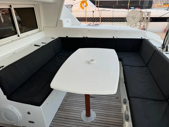  Yacht Photos Pics Aft cockpit cushions