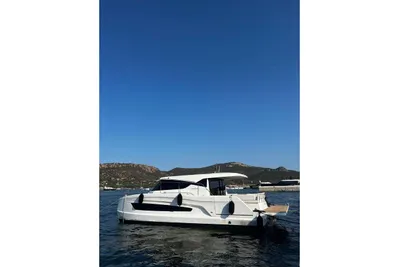 2026 Aventura 38 MY SEDAN