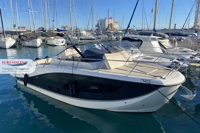 2023 Quicksilver Activ 875 Sundeck