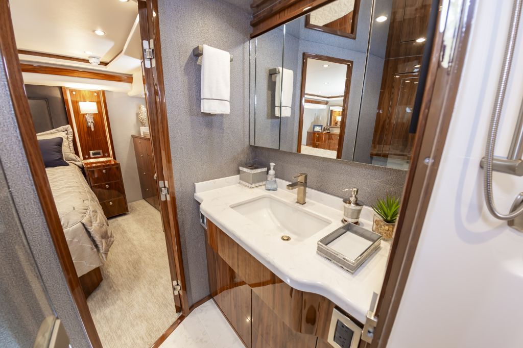 2022 Viking 72 