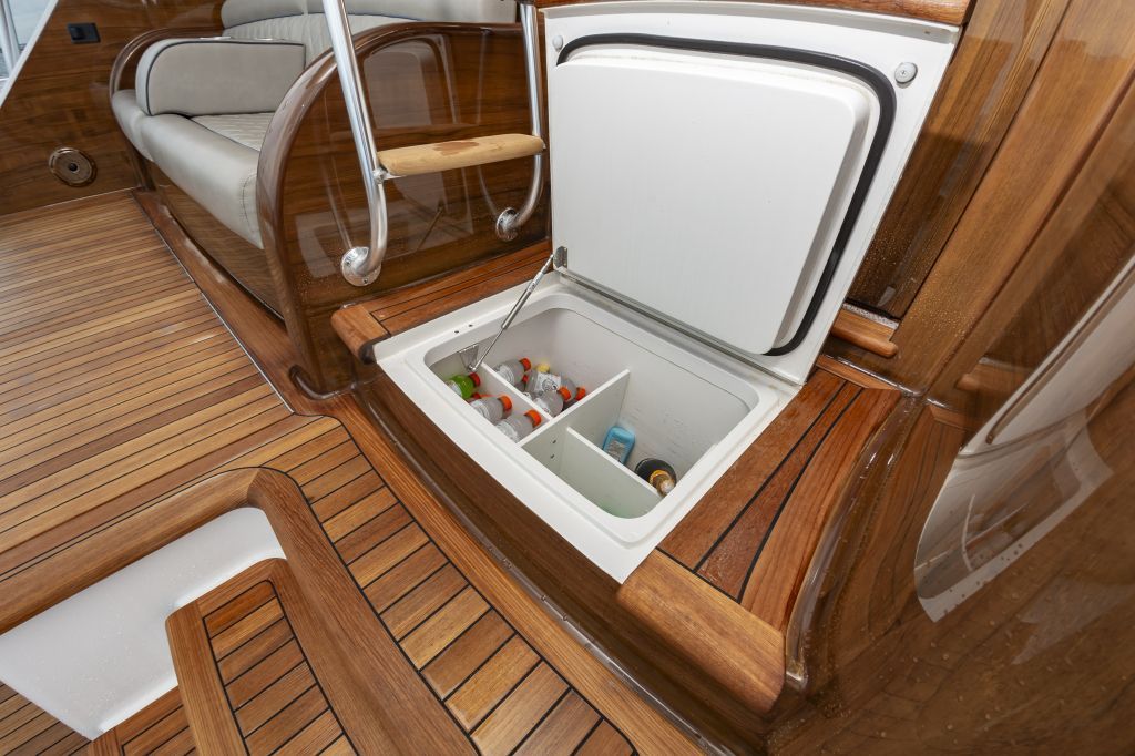2022 Viking 72 