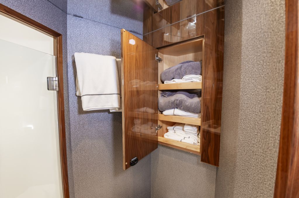 2022 Viking 72 