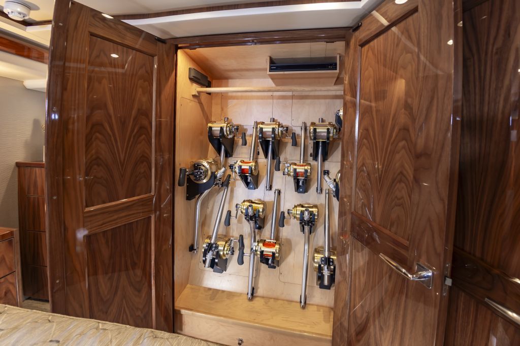 2022 Viking 72 