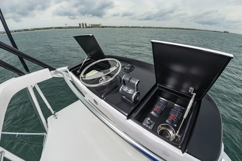 Safari Yacht Photos Pics 