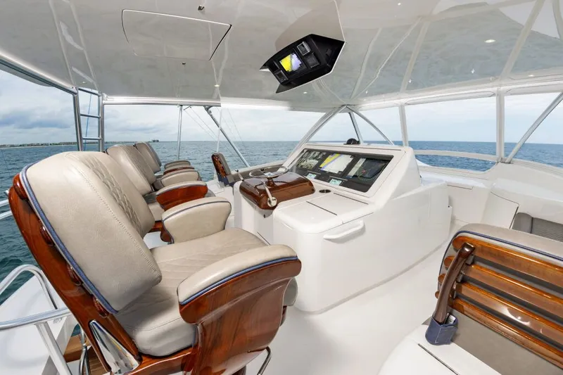 Safari Yacht Photos Pics 