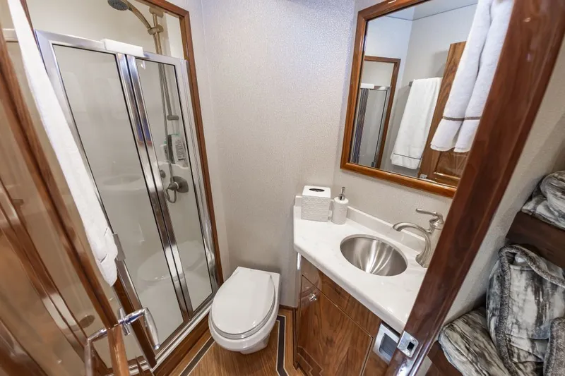 Safari Yacht Photos Pics 