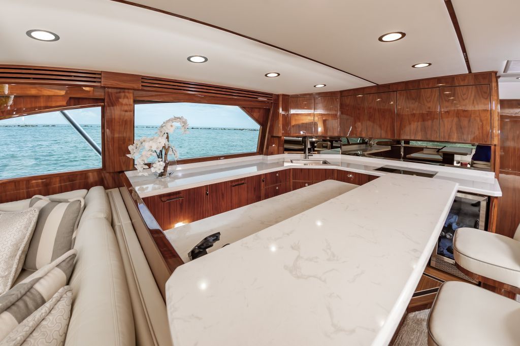 2022 Viking 72 