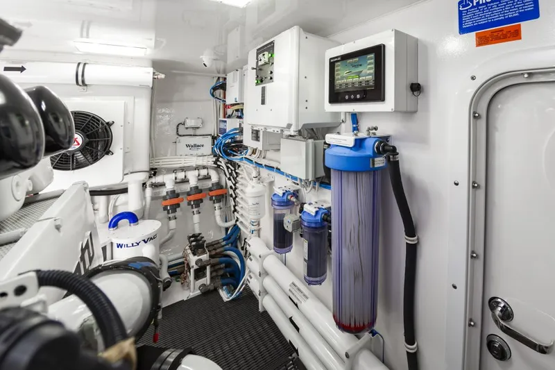 Safari Yacht Photos Pics 