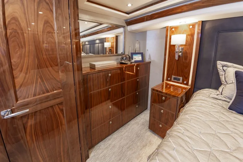 Safari Yacht Photos Pics 