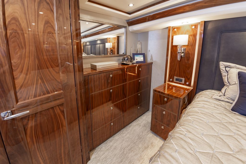2022 Viking 72 