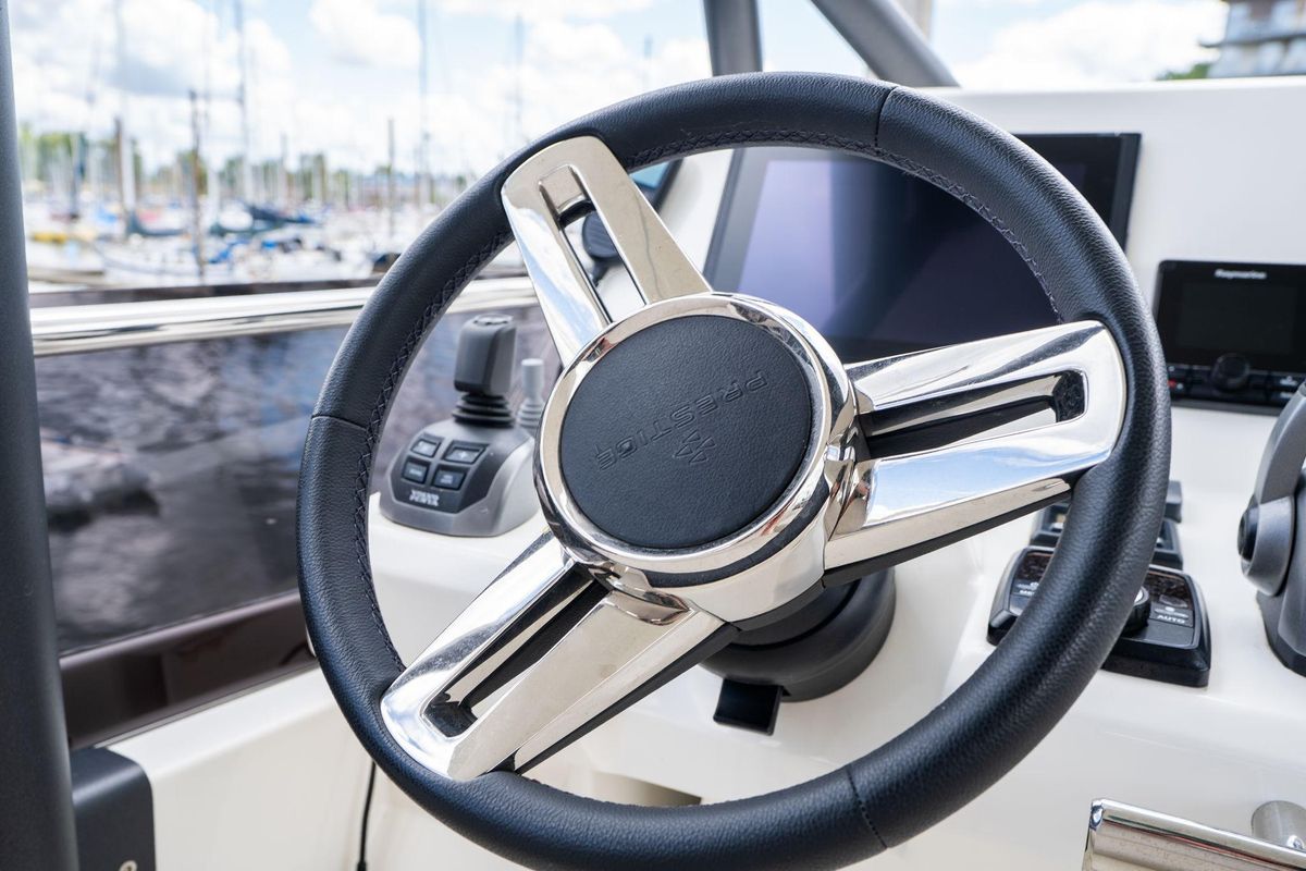 2022 Prestige 52 