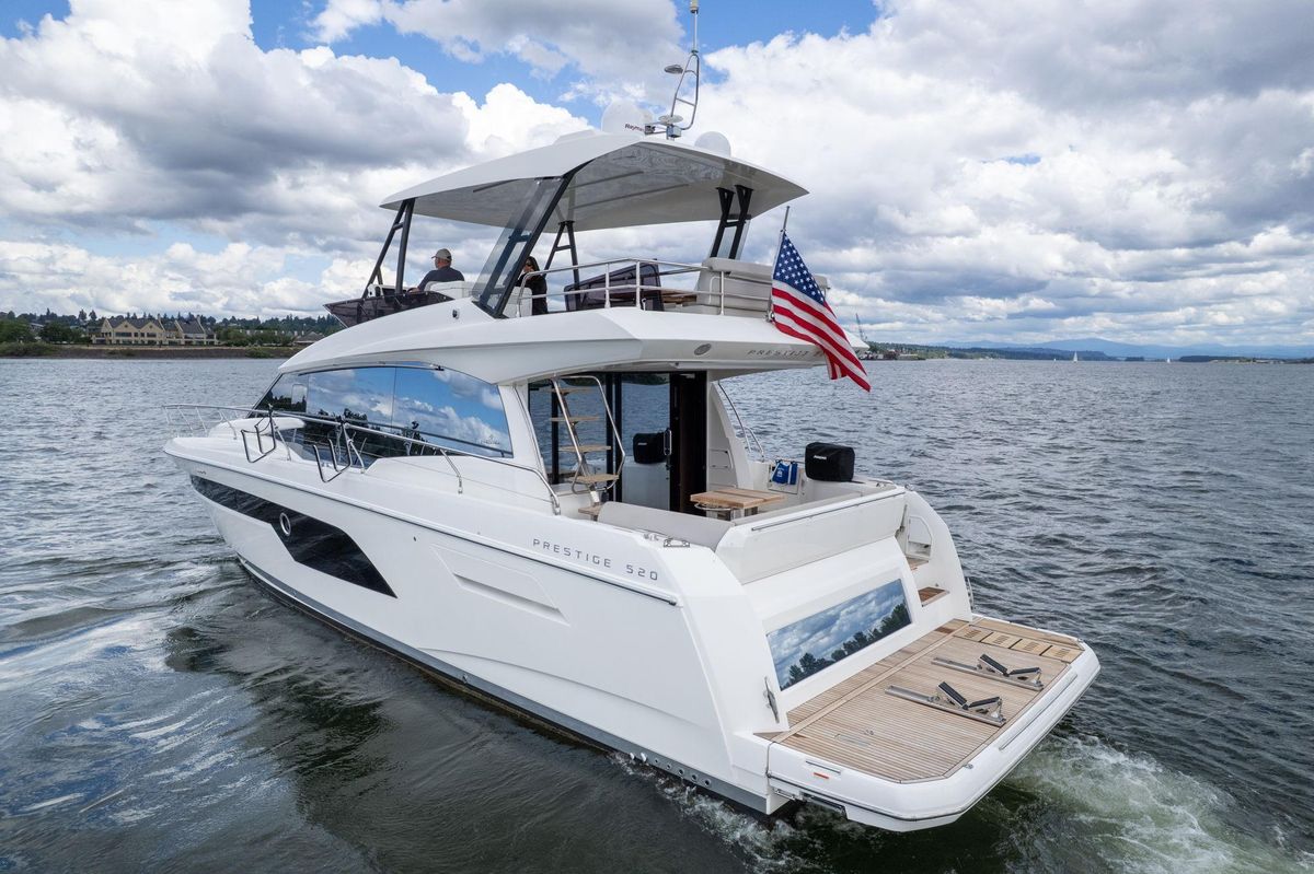 2022 Prestige 52 