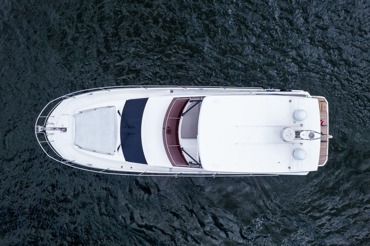 2022 Prestige 52 