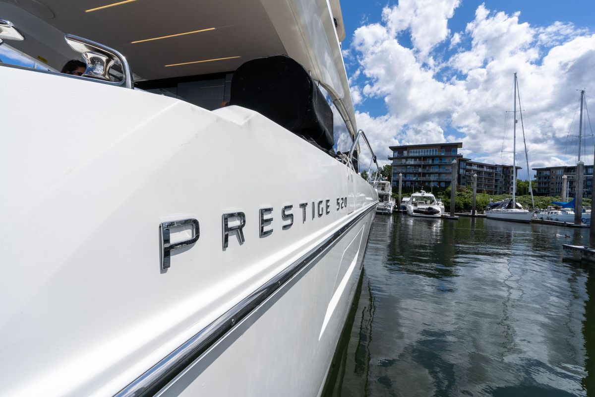 2022 Prestige 52 