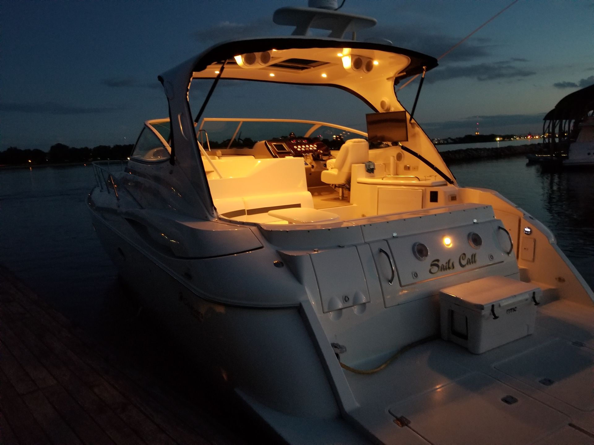 cruisers yachts 440 express review