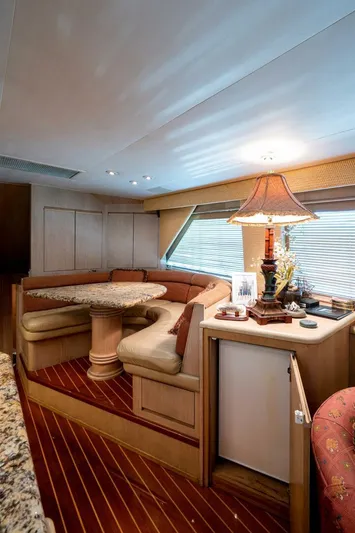 Enchantress Yacht Photos Pics 1997 Hatteras 65 Convertible - Image 29