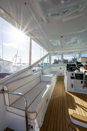 Enchantress Yacht Photos Pics 1997 Hatteras 65 Convertible - Image 50