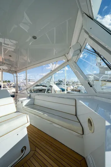 Enchantress Yacht Photos Pics 1997 Hatteras 65 Convertible - Image 61