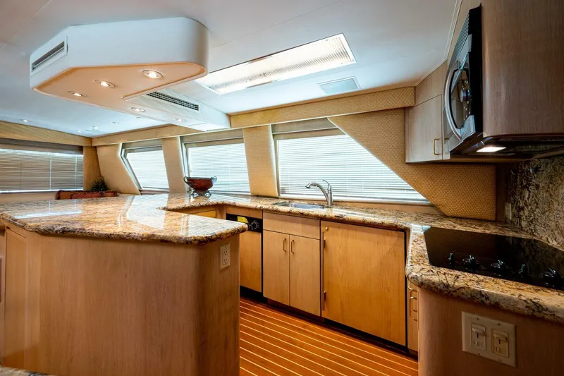 Enchantress Yacht Photos Pics 1997 Hatteras 65 Convertible - Image 25