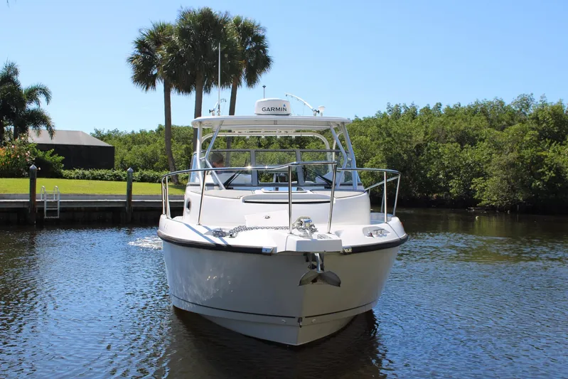  Yacht Photos Pics 2006 Boston Whaler - Exterior profile on the water