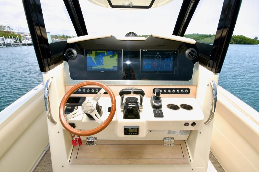 2018 Chris-Craft 30 Catalina