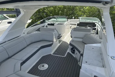 Sea Ray SLX 350 Outboard