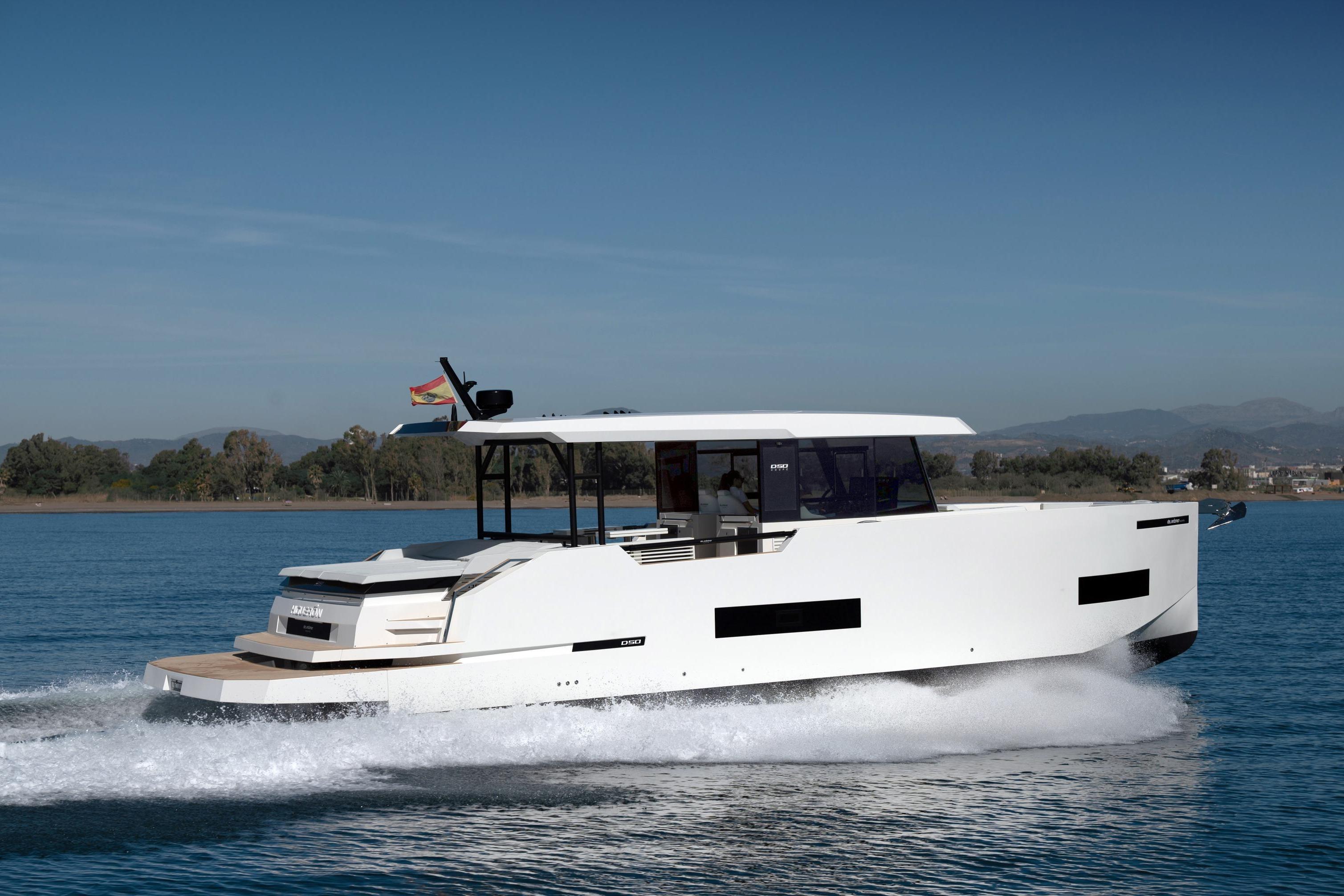 2026 De Antonio Yachts D50 Coupé