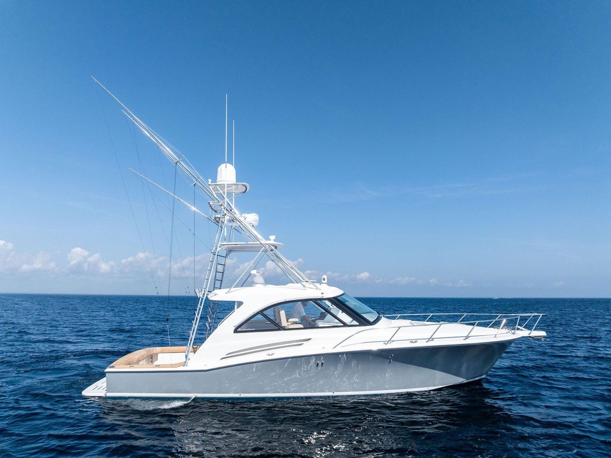 2016 Hatteras 45 