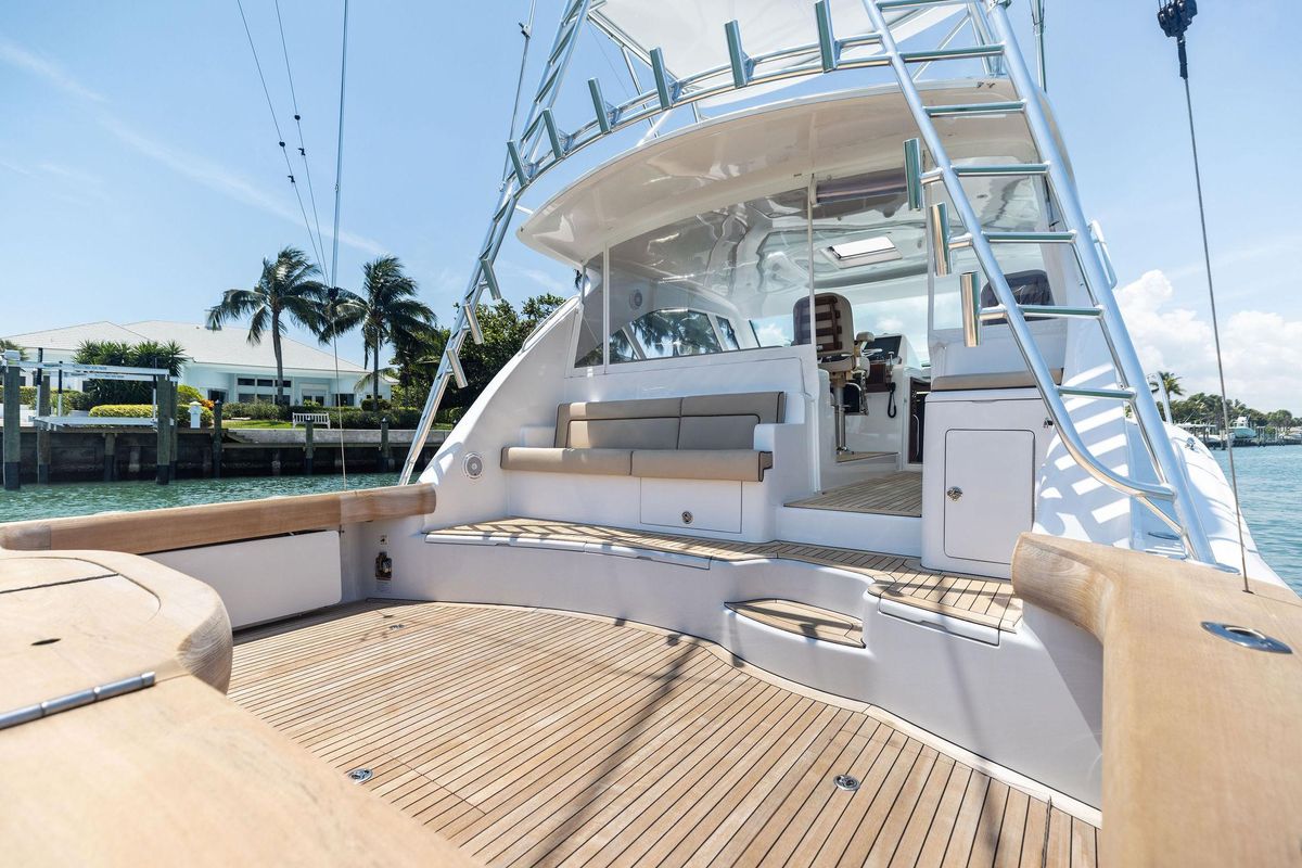 2016 Hatteras 45 