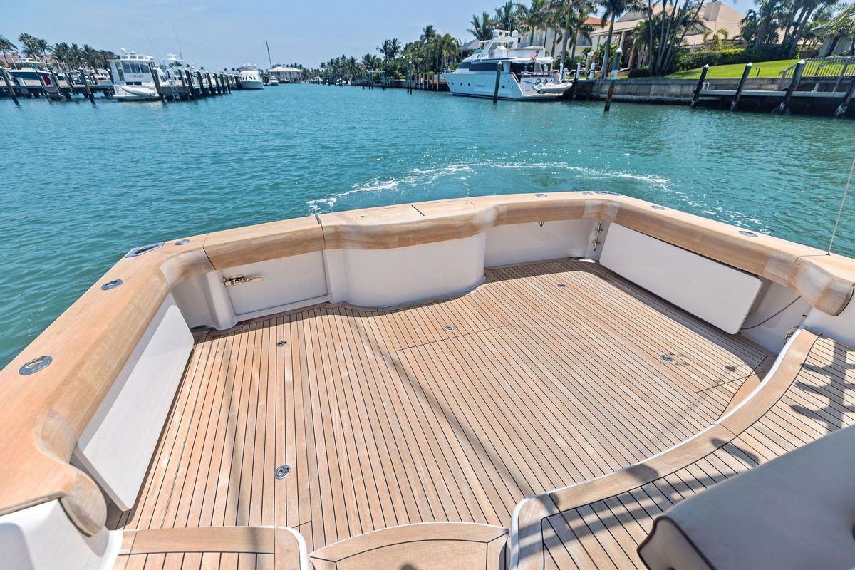 2016 Hatteras 45 