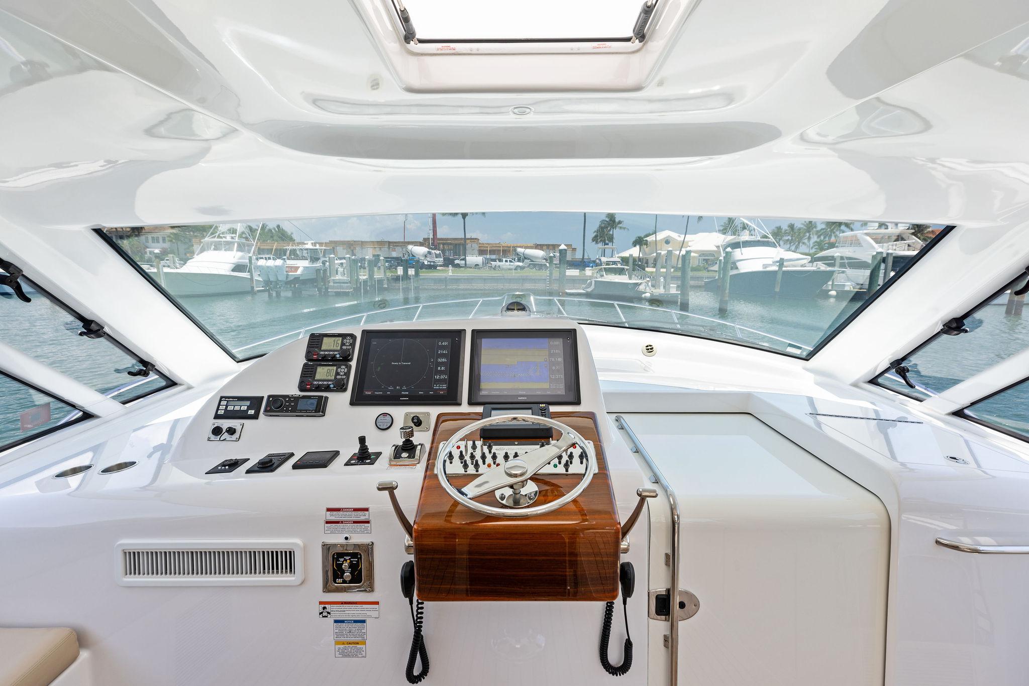 Yacht Photo 46