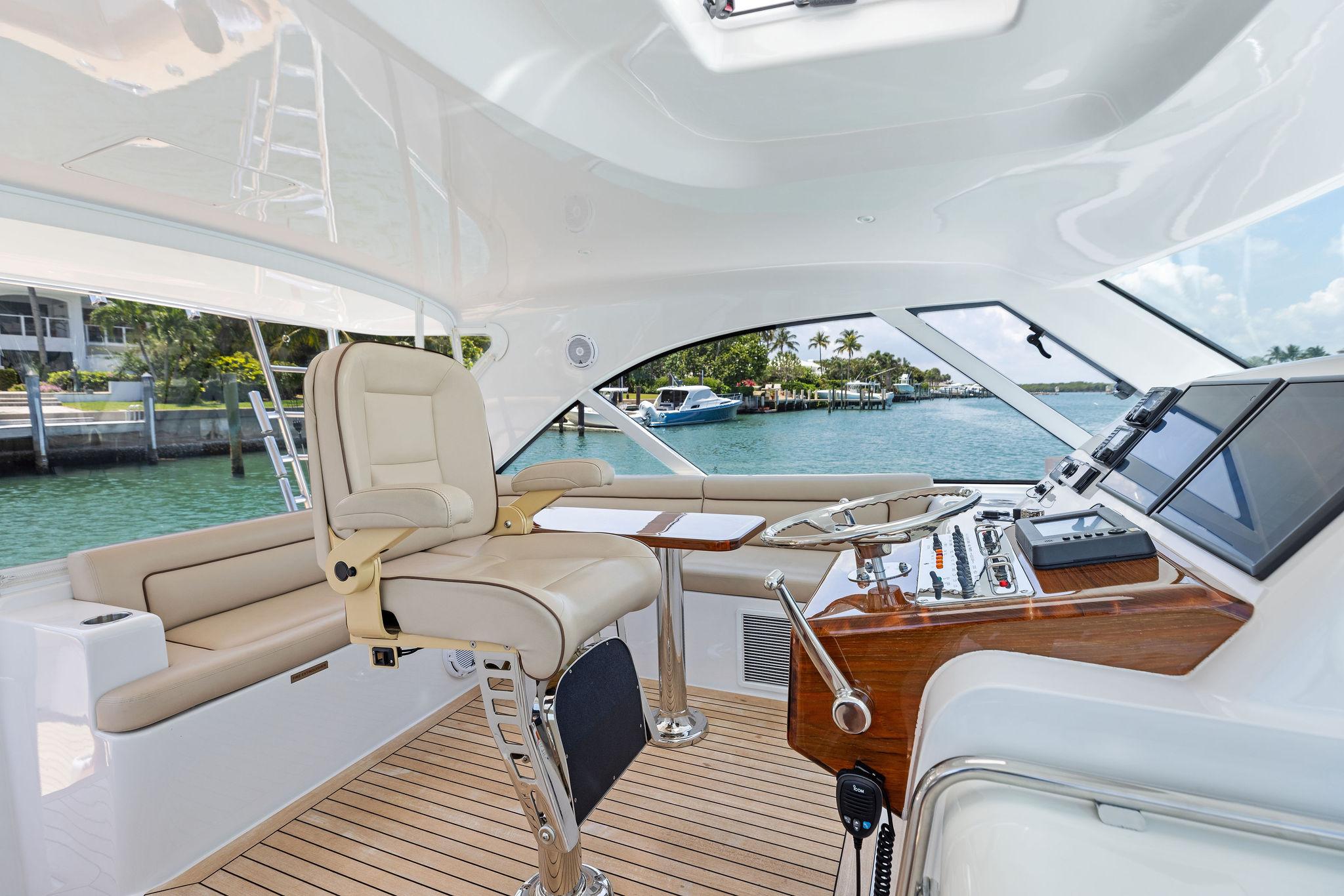 Yacht Photo 48