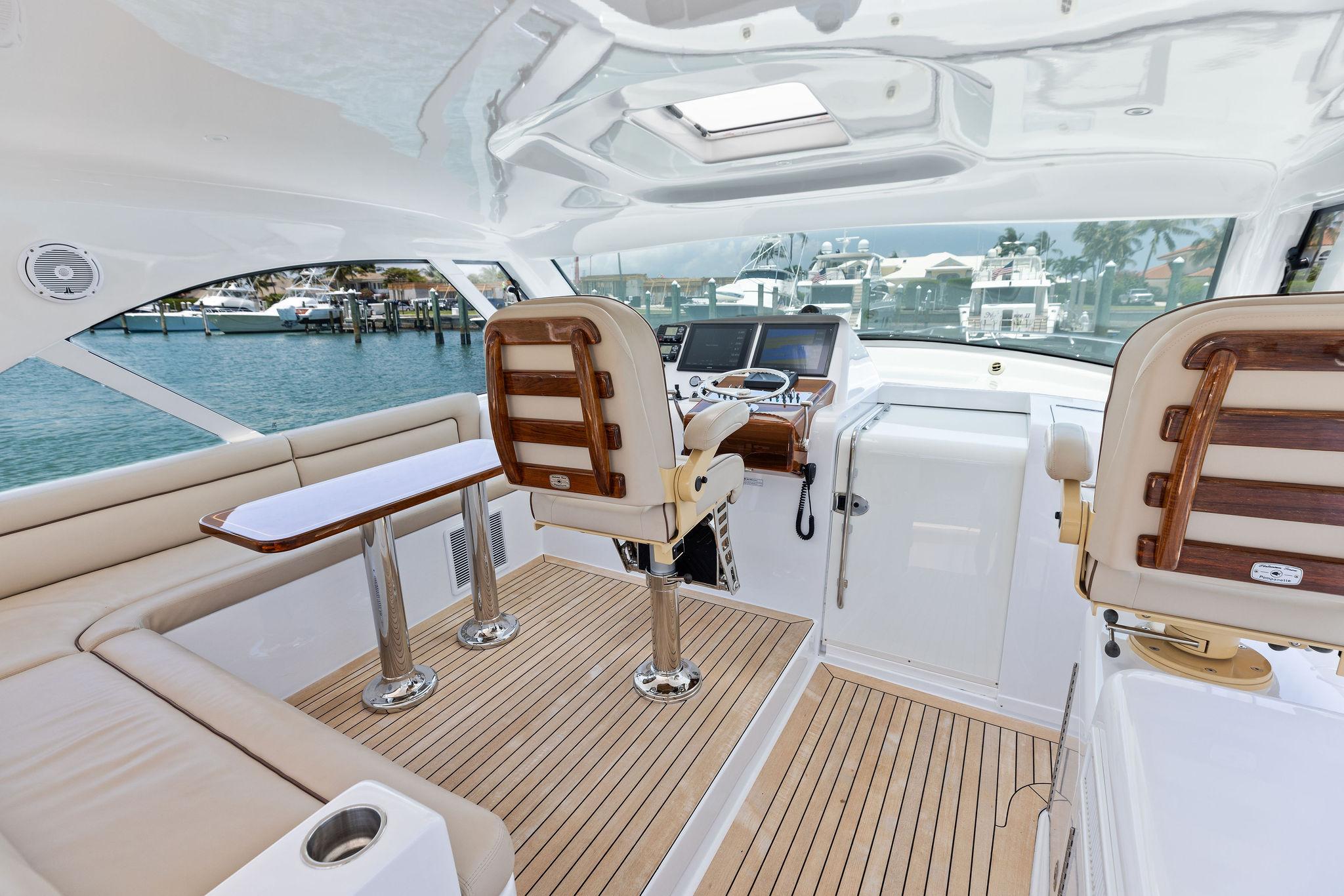 Yacht Photo 50